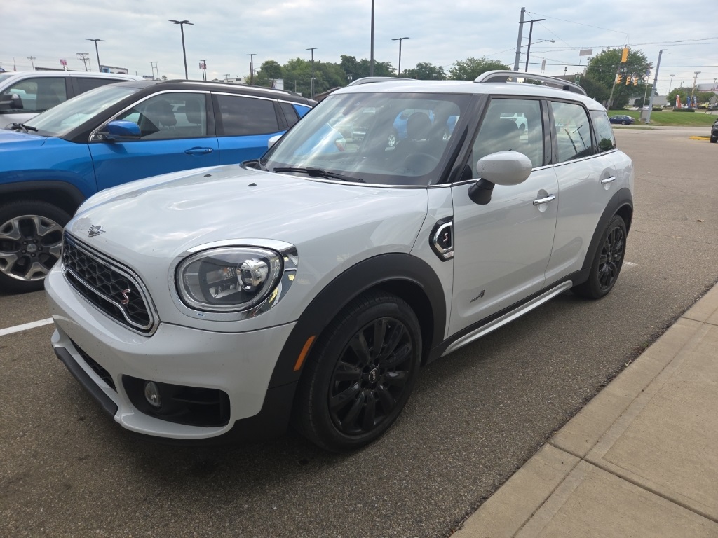 2020 Mini Cooper S ALL4 photo 3