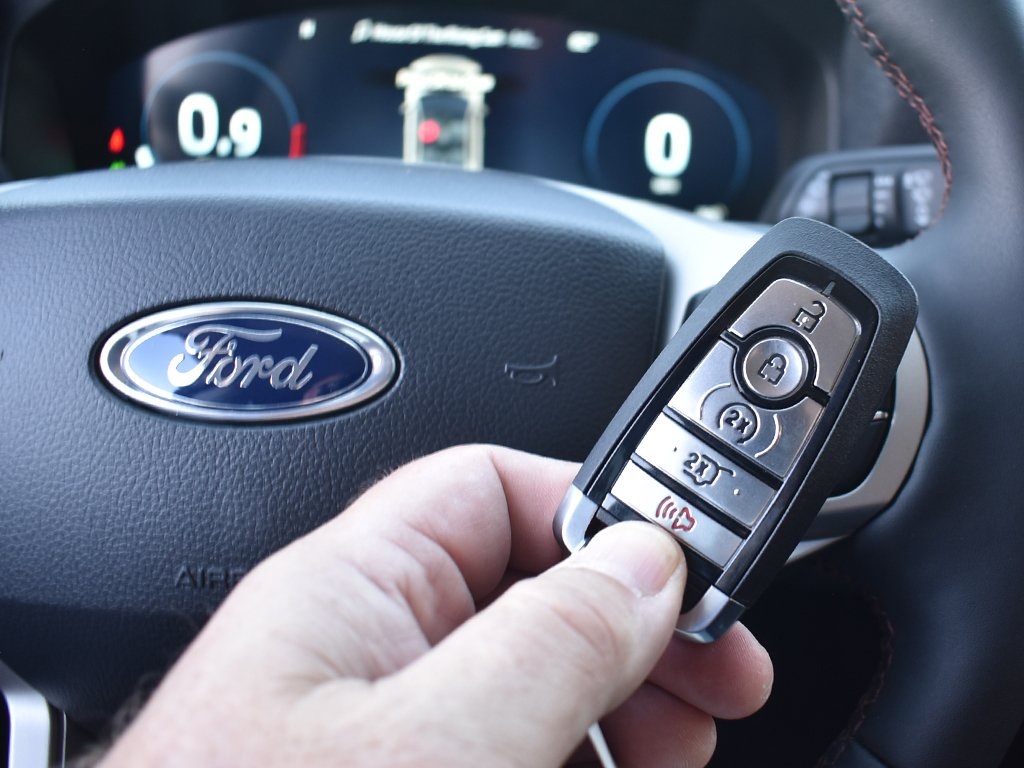 2025 Ford Explorer photo 10