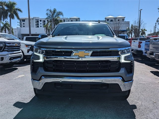 2025 Chevrolet Silverado 1500 LT photo 3