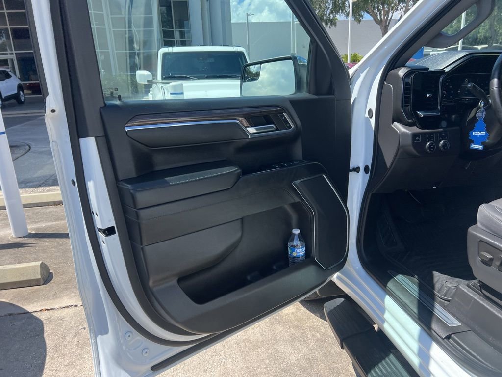 2024 Chevrolet Silverado 1500 LT Z71 photo 4