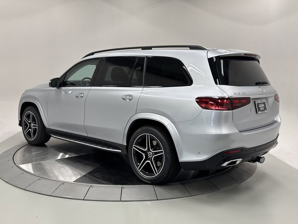 2026 Mercedes Benz GLS 450 4MATIC photo 2