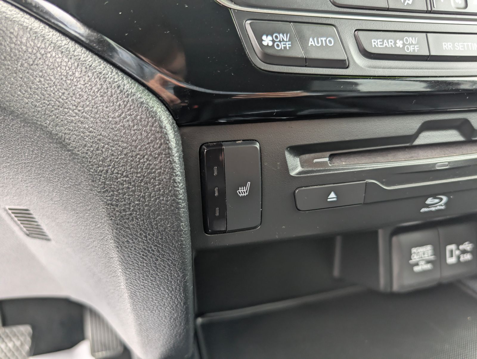 2020 Honda Pilot Touring photo 18