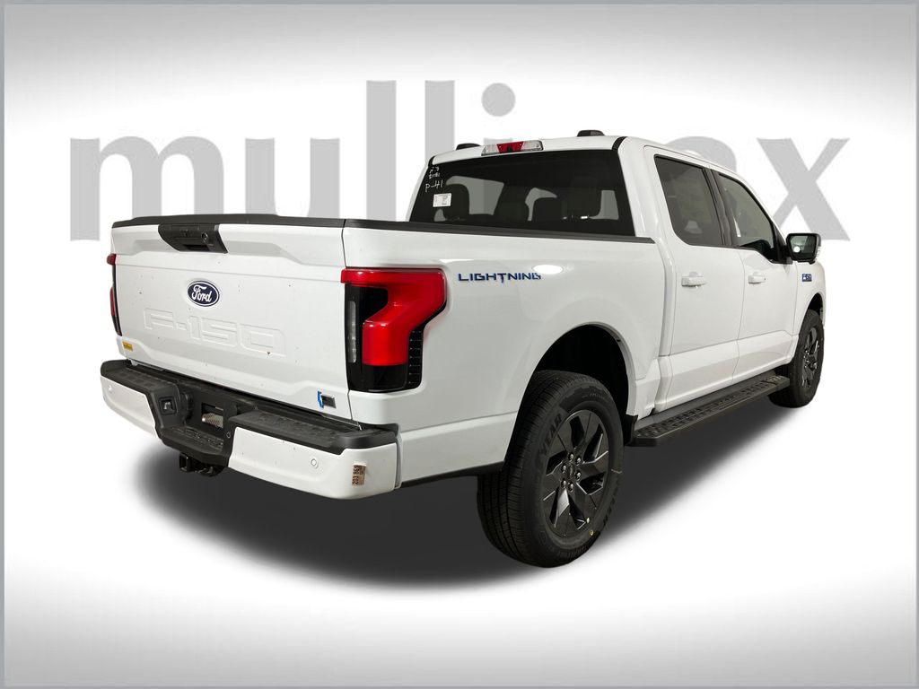 2025 Ford F-150 Lightning photo 3