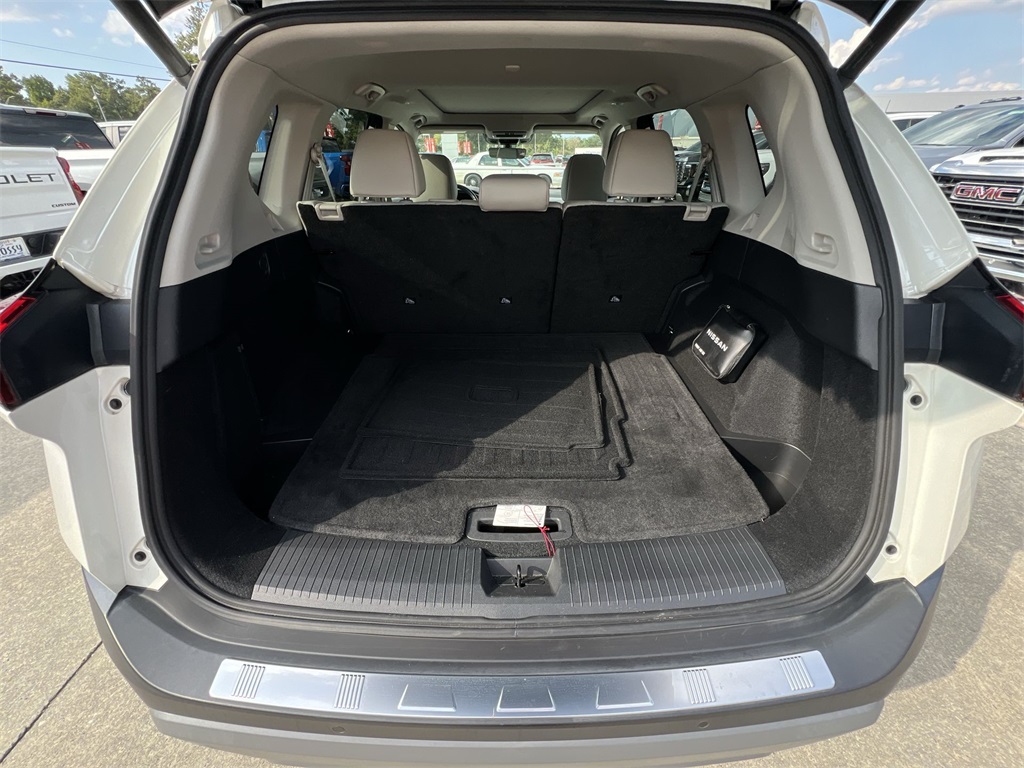 2022 Nissan Rogue SV photo 24