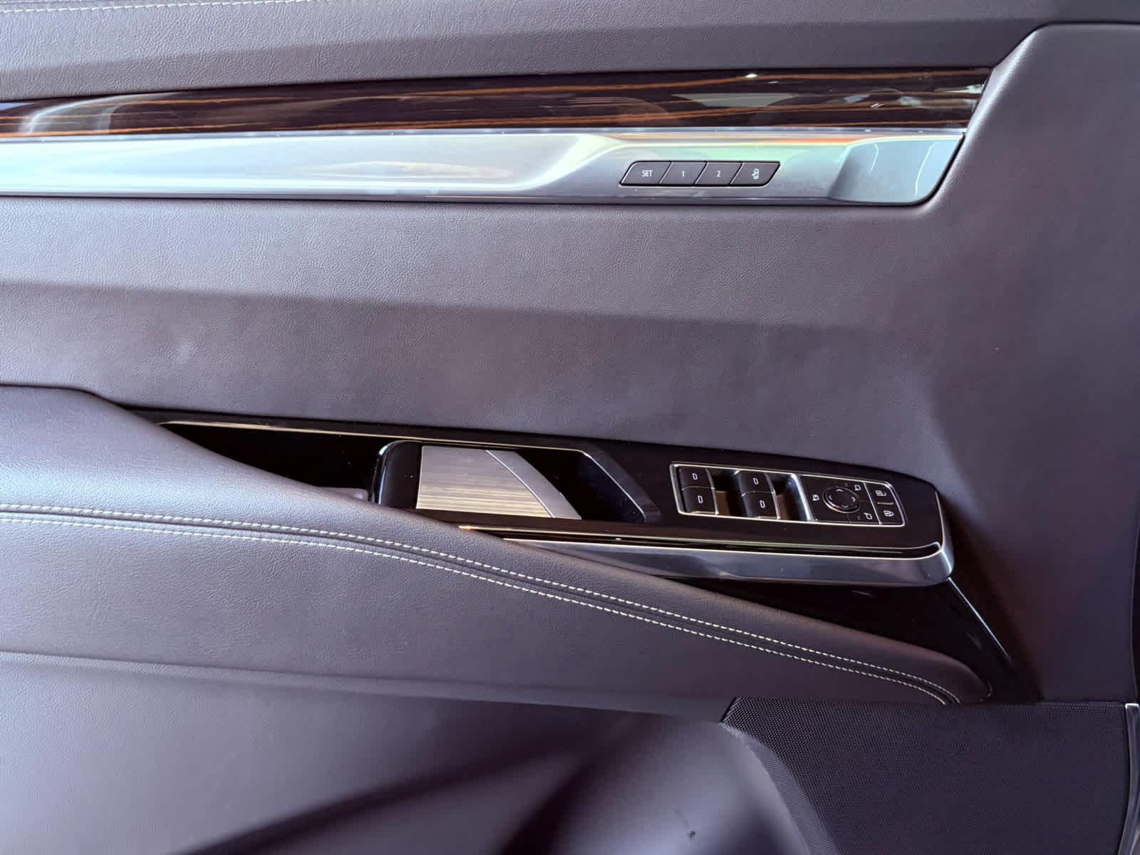 2025 Cadillac Escalade Premium Luxury photo 14