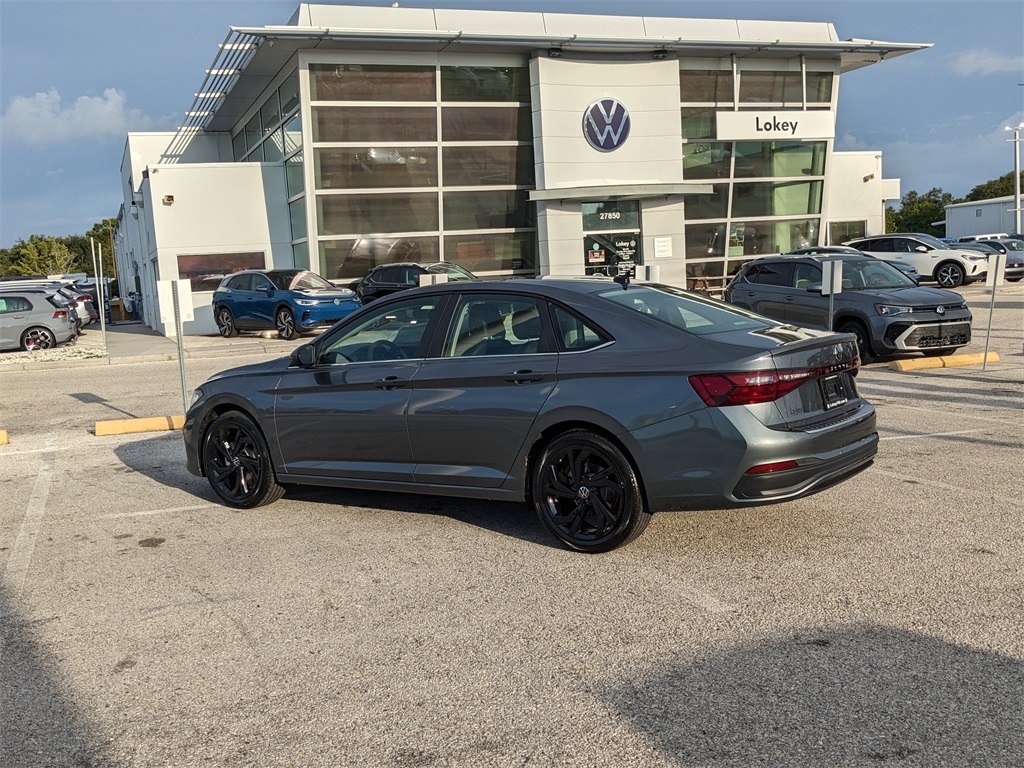 2025 Volkswagen Jetta 1.5T SE photo 5