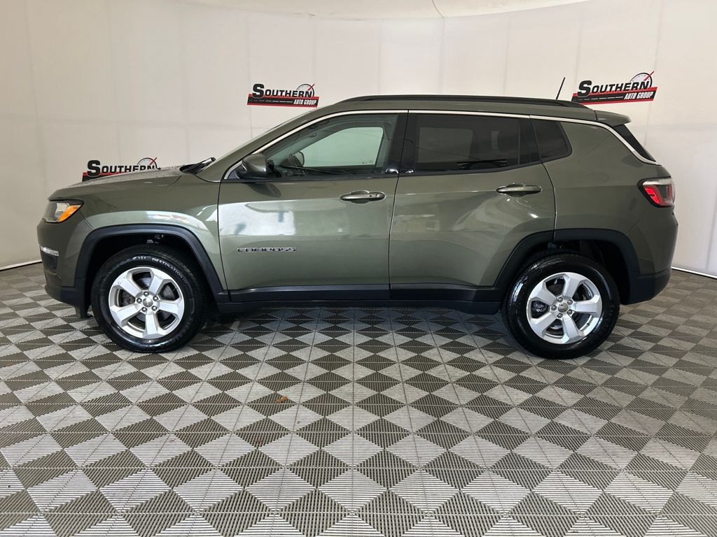 2018 Jeep Compass Latitude photo 2