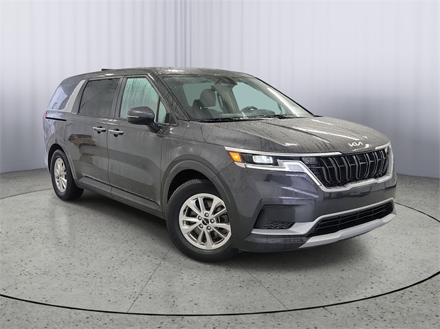 2022 Kia Carnival LX's photo