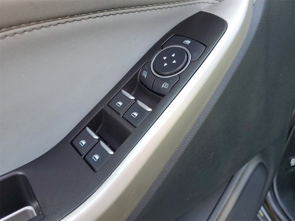 2022 Ford Explorer XLT photo 21