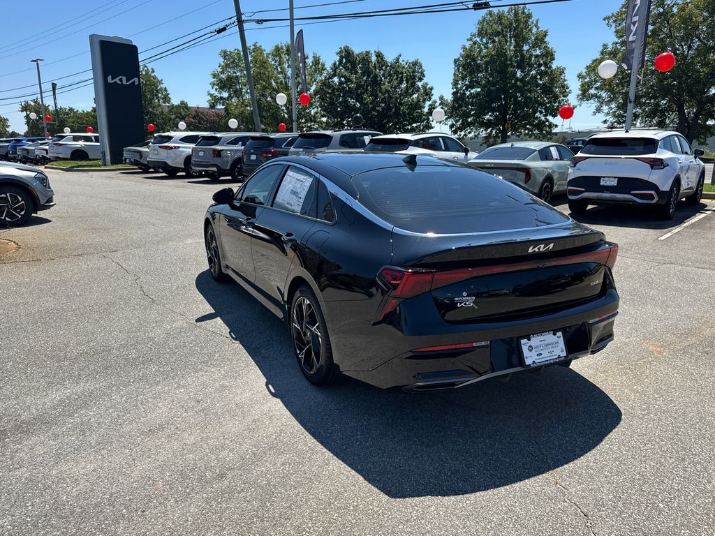 2025 Kia K5 GT-Line photo 5