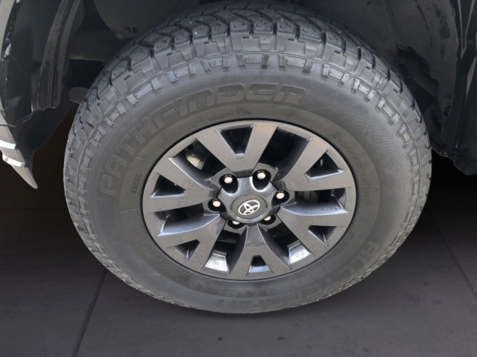 2021 Toyota Tacoma SR5 Double Cab V6 photo 13