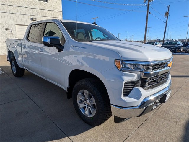 2025 Chevrolet Silverado 1500 LT photo 4