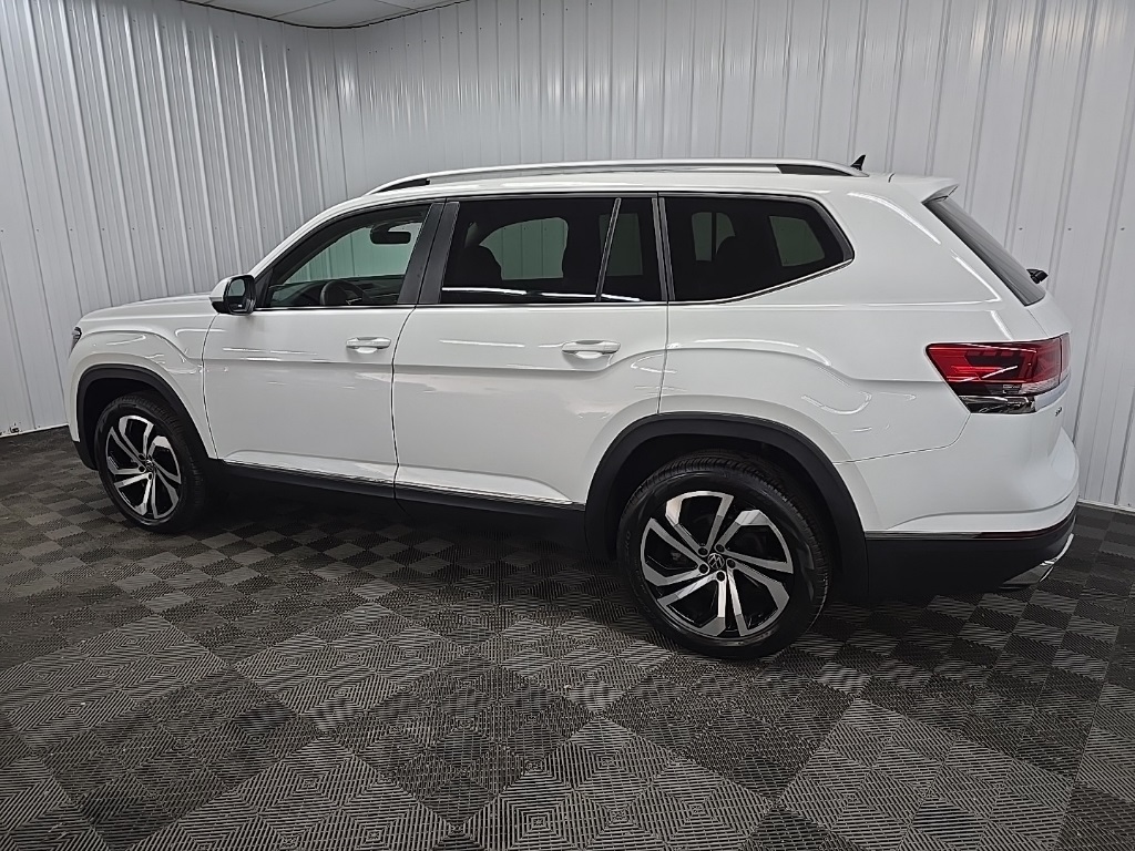 2022 Volkswagen Atlas SEL photo 4