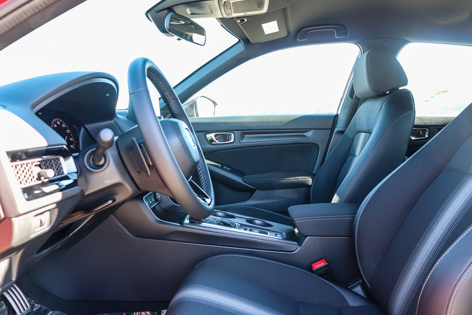 2025 Honda Civic Hatchback Sport photo 12
