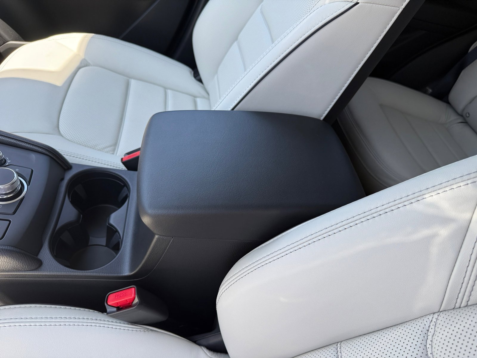 2025 Mazda CX-5 2.5 S Preferred photo 14