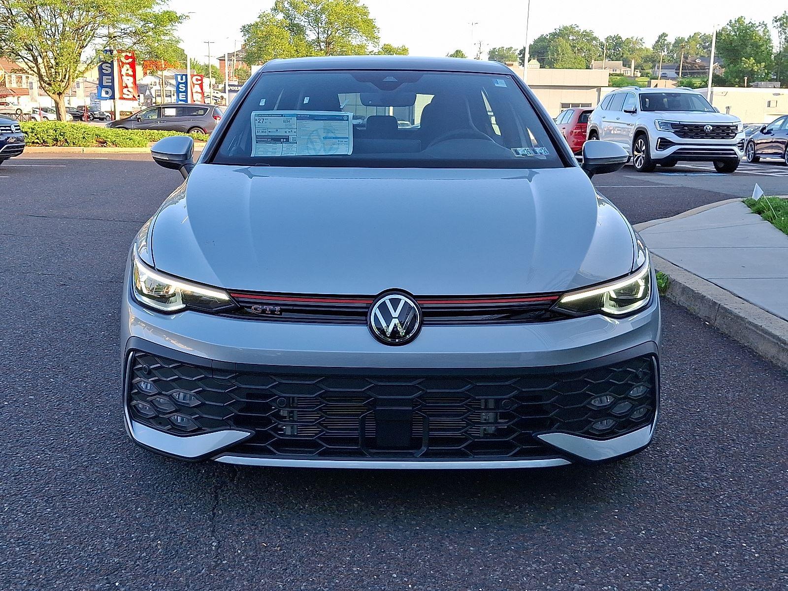 2025 Volkswagen Golf GTI SE photo 2