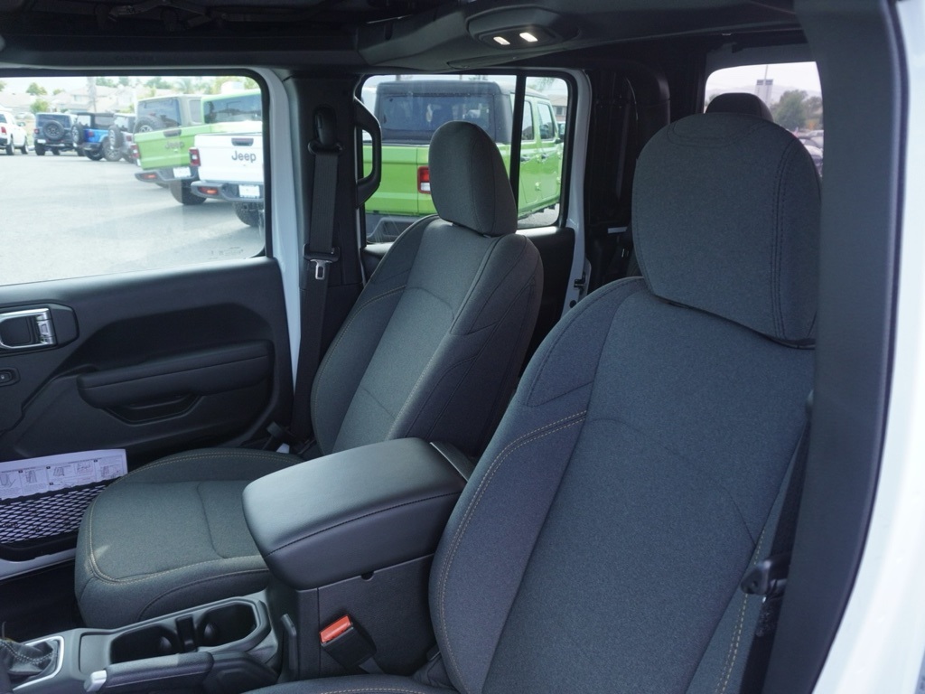 2025 Jeep Gladiator Sport photo 20