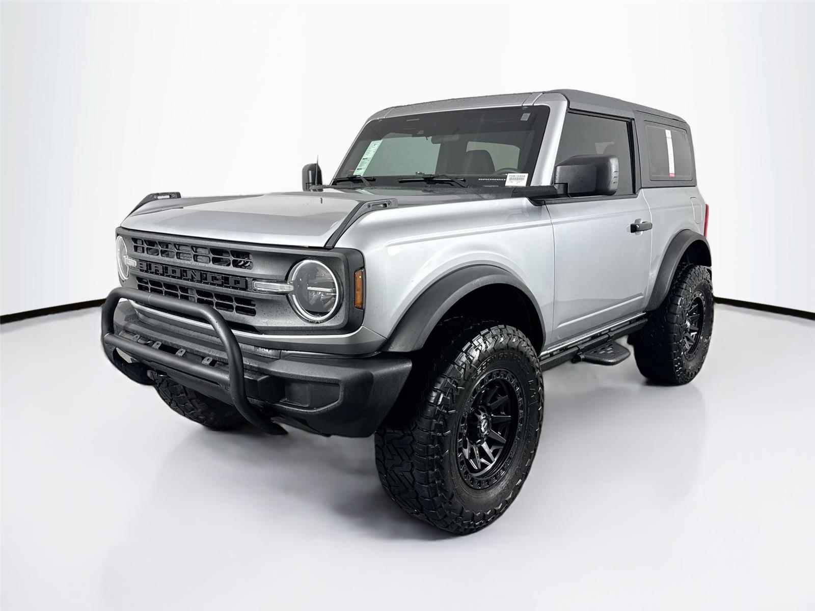 2022 Ford Bronco Base photo 2