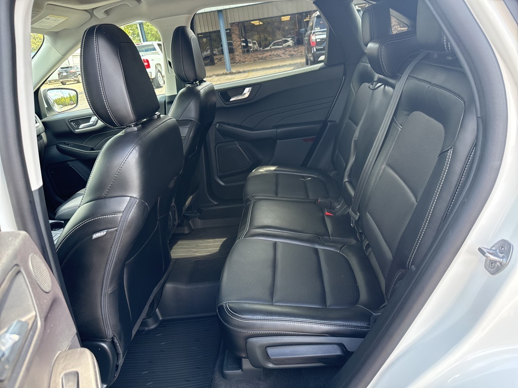 2022 Ford Escape SEL photo 9
