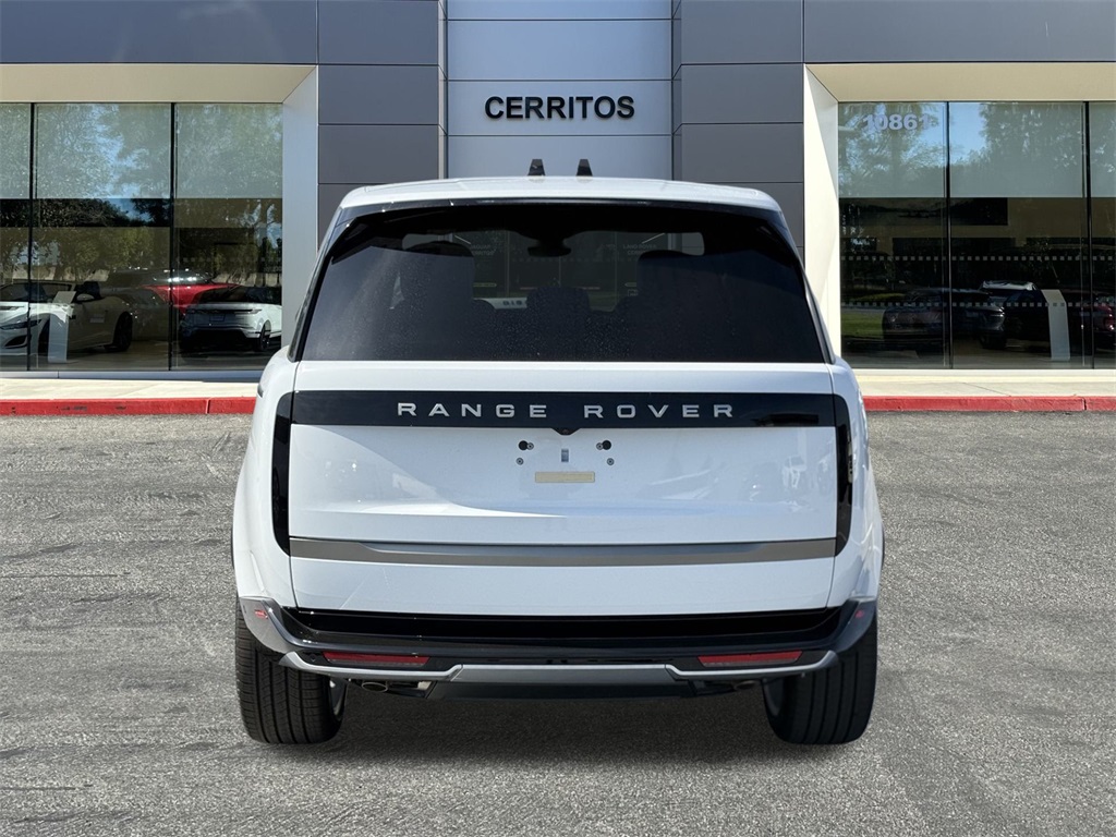 2025 Land Rover Range Rover SE photo 3