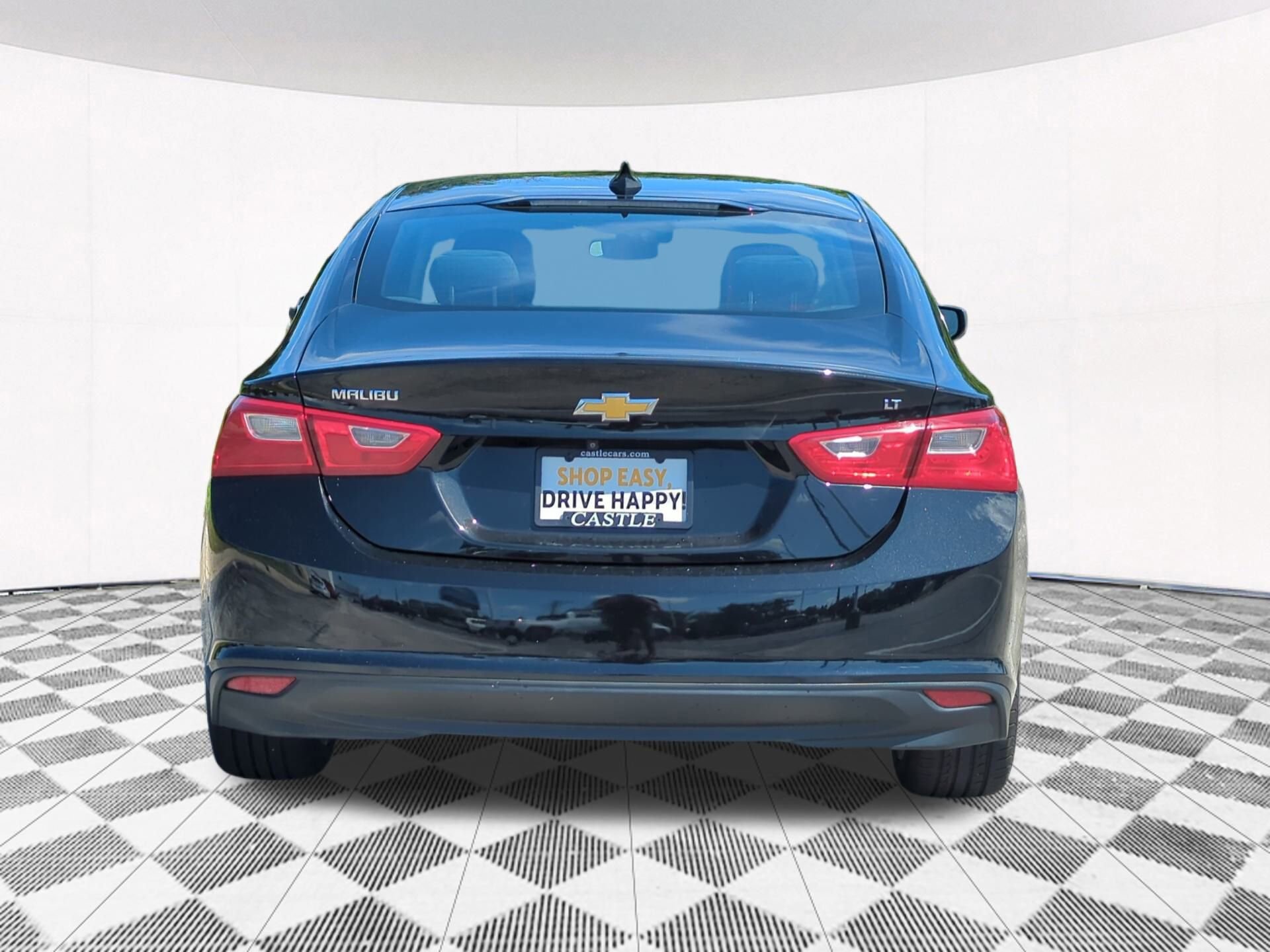 2023 Chevrolet Malibu 1LT photo 2