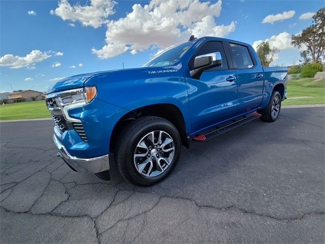 2024 Chevrolet Silverado 1500 LT photo 4