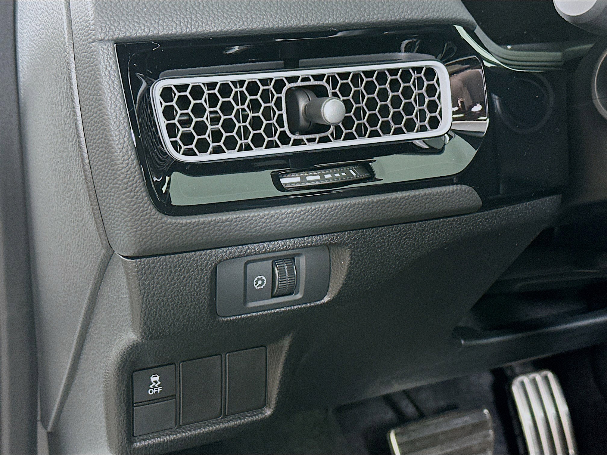 2026 Honda Civic Hatchback Sport Hybrid photo 10