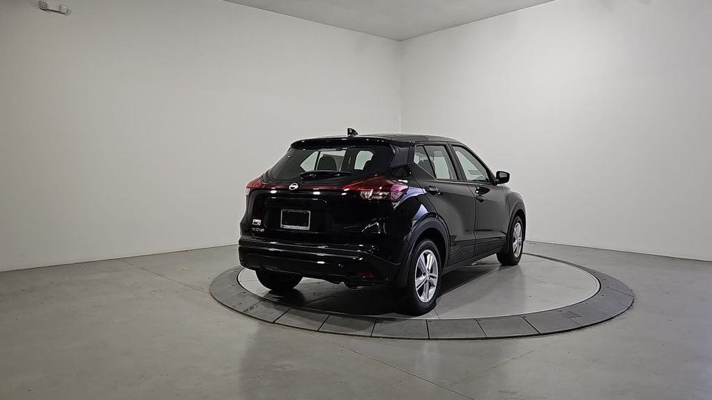 2025 Nissan Kicks Play S photo 4