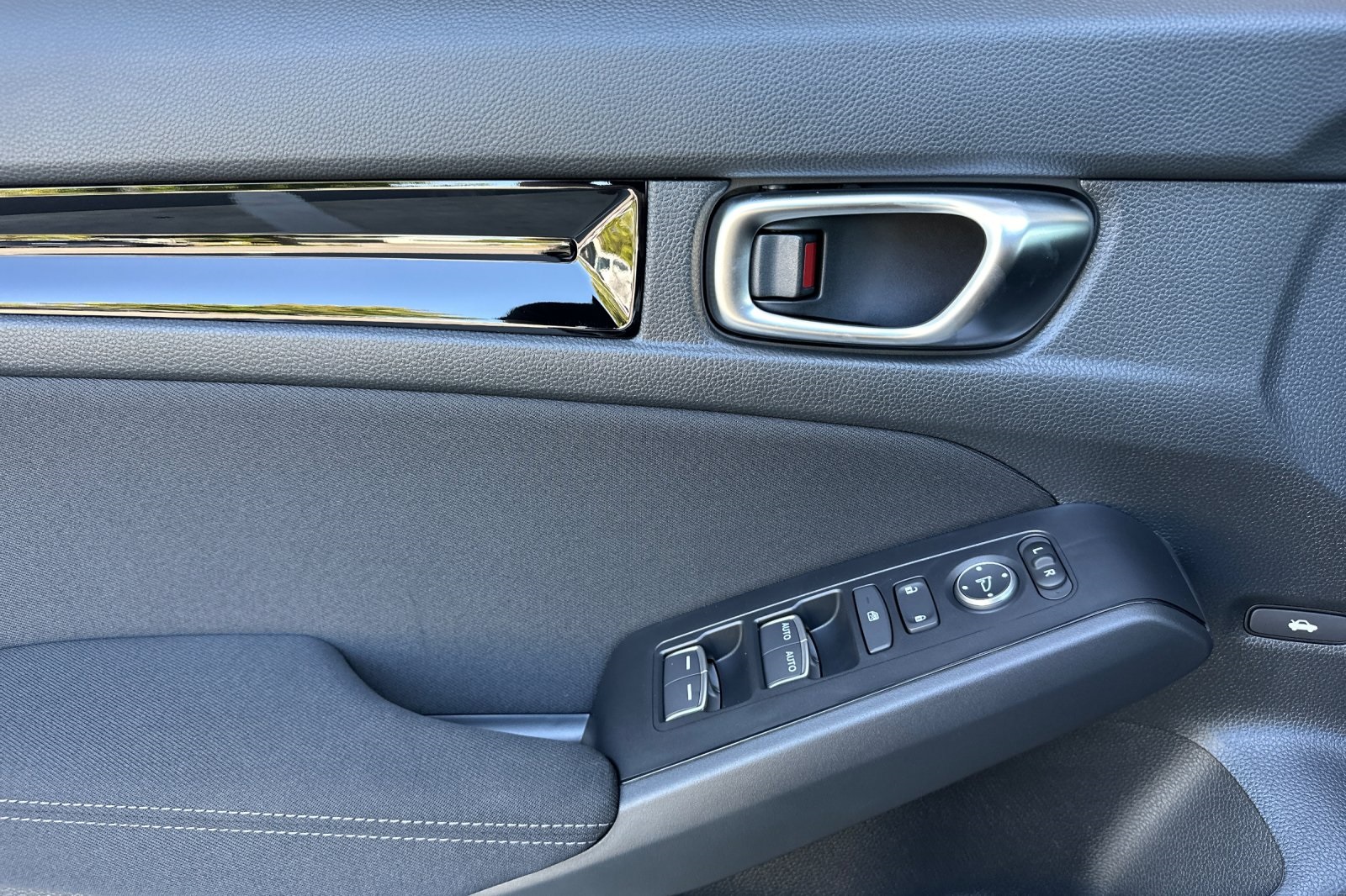 2026 Honda Civic Hybrid Sport photo 4