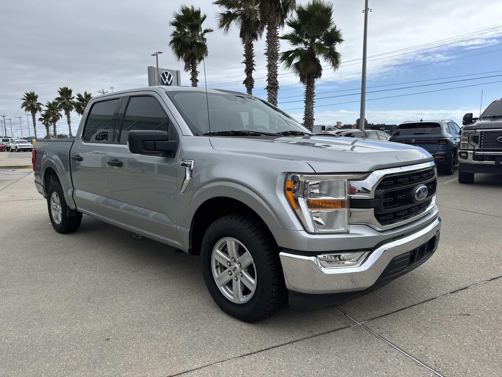 2021 Ford F-150 XLT photo 2