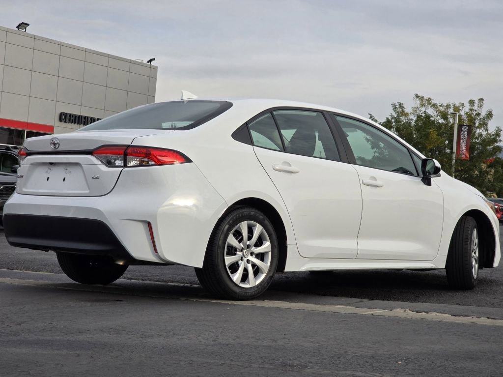 2023 Toyota Corolla LE photo 18