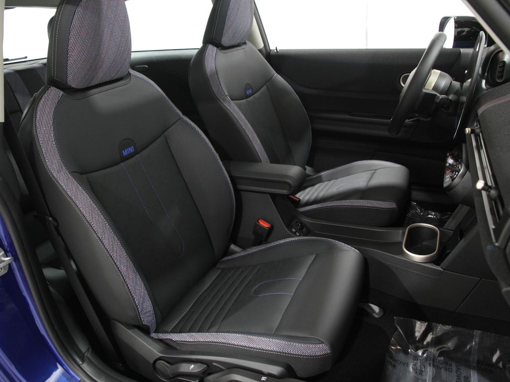 2025 Mini Cooper 2 Door Hardtop Signature photo 16