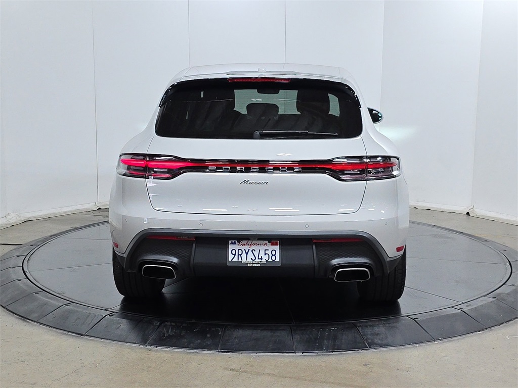 2025 Porsche Macan T photo 8