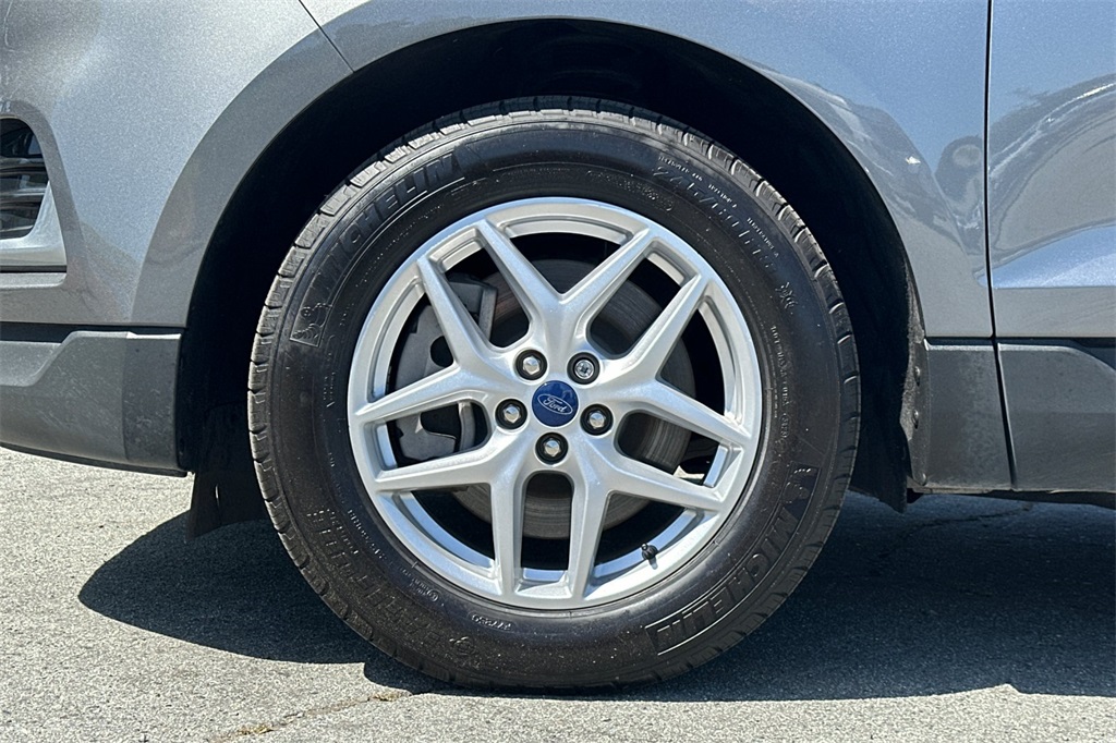 2024 Ford Edge SEL photo 25