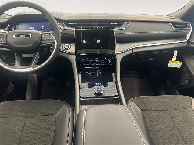 2025 Jeep Grand Cherokee Altitude photo 7