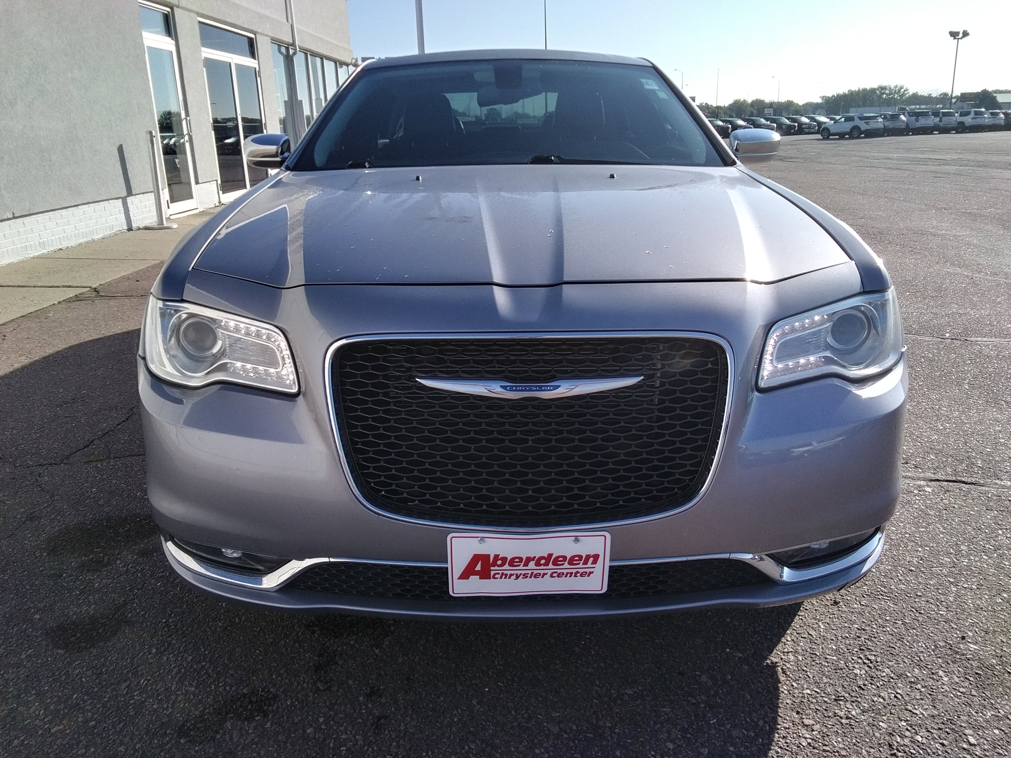 2016 Chrysler 300 C photo 2