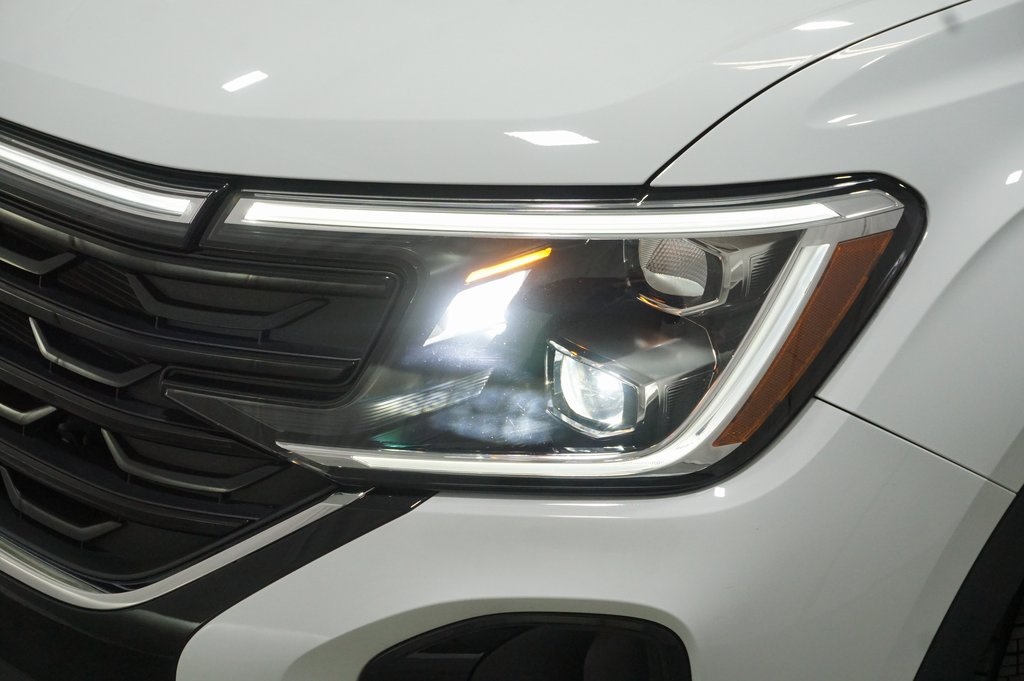 2025 Volkswagen Atlas Cross Sport SE Technology photo 34