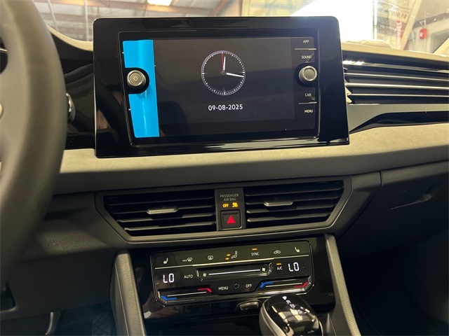 2025 Volkswagen Jetta 1.5T SE photo 16