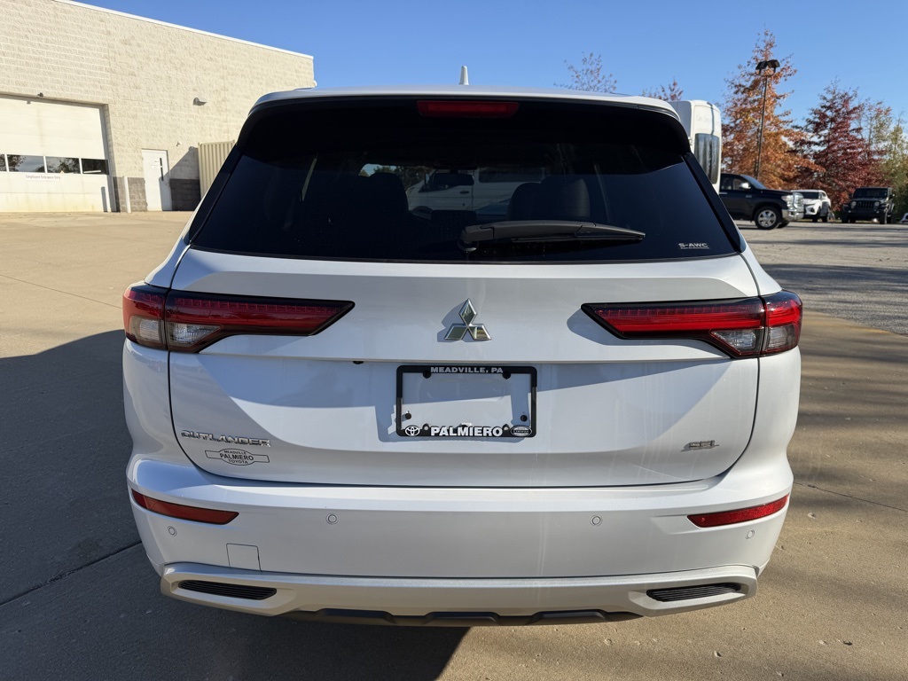 2023 Mitsubishi Outlander SEL 40th Anniversary Edition photo 3