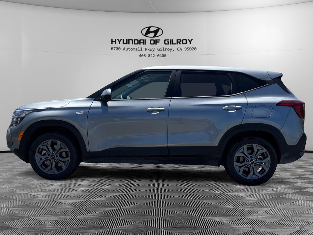 2025 Kia Seltos LX photo 5