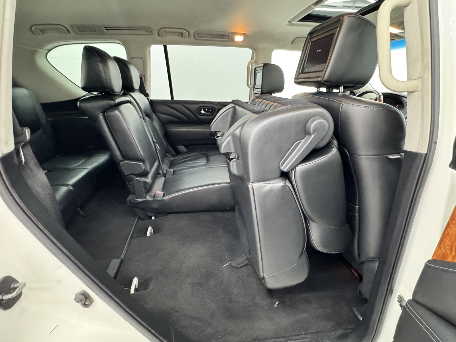 2017 Infiniti QX80 Limited photo 50