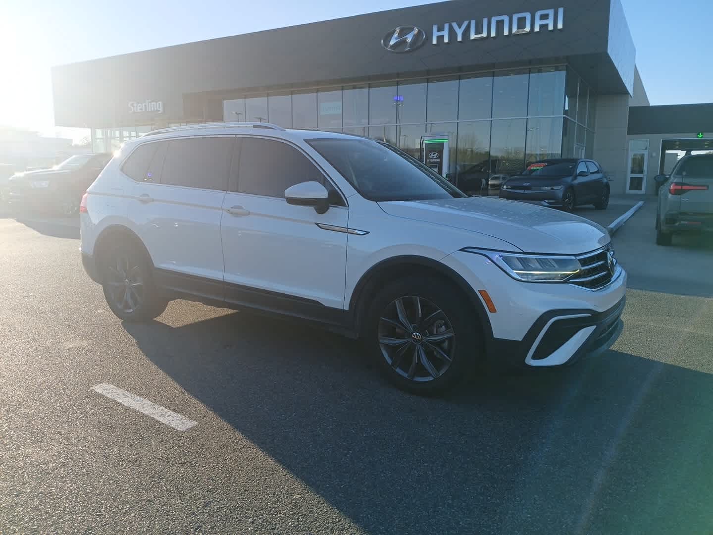 2023 Volkswagen Tiguan SE's photo