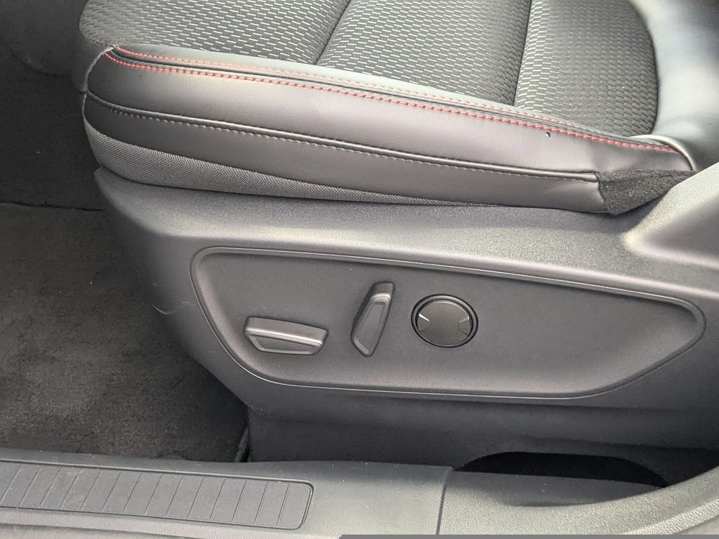 2025 Ford Escape ST-Line photo 12