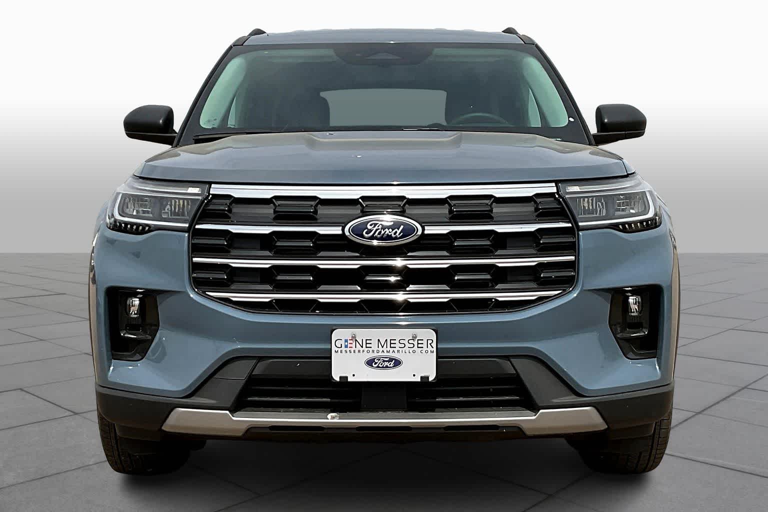 2025 Ford Explorer photo 3
