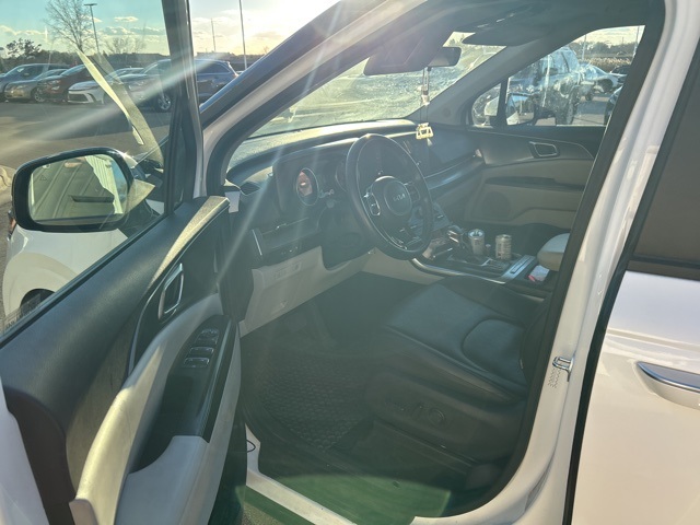 2024 Kia Carnival LX photo 3