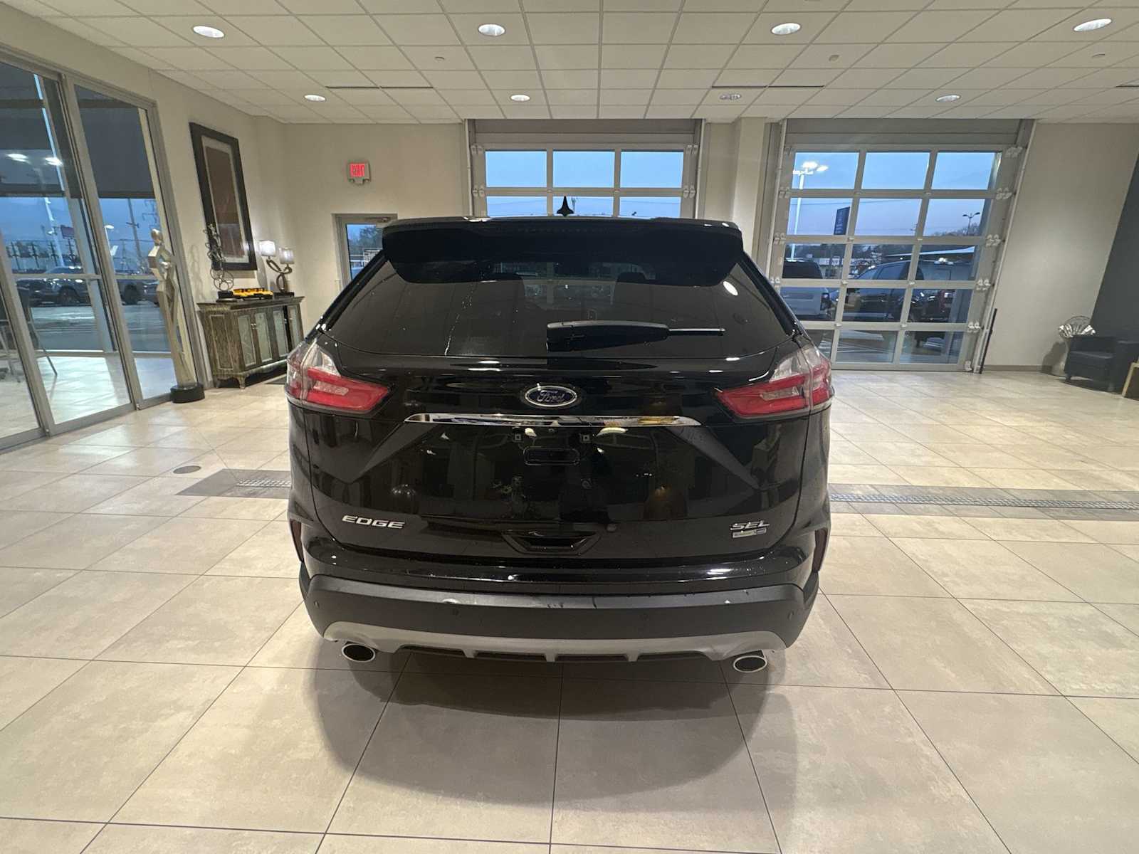 2020 Ford Edge SEL photo 4