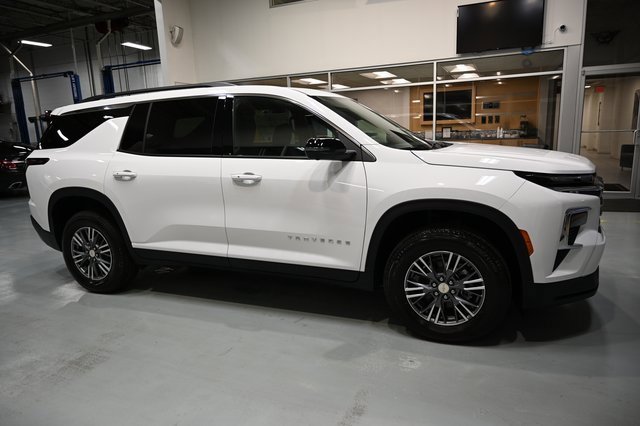 2026 Chevrolet Traverse photo 4