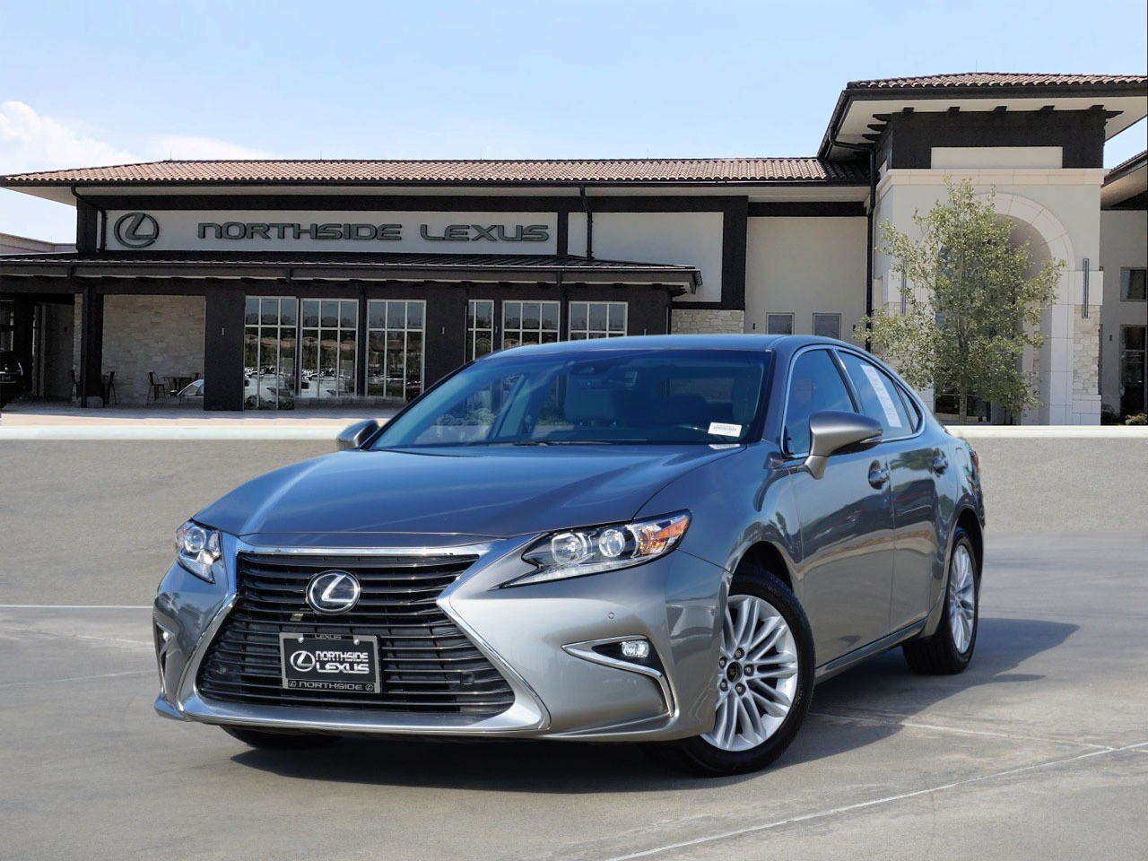 2017 Lexus ES 350's photo