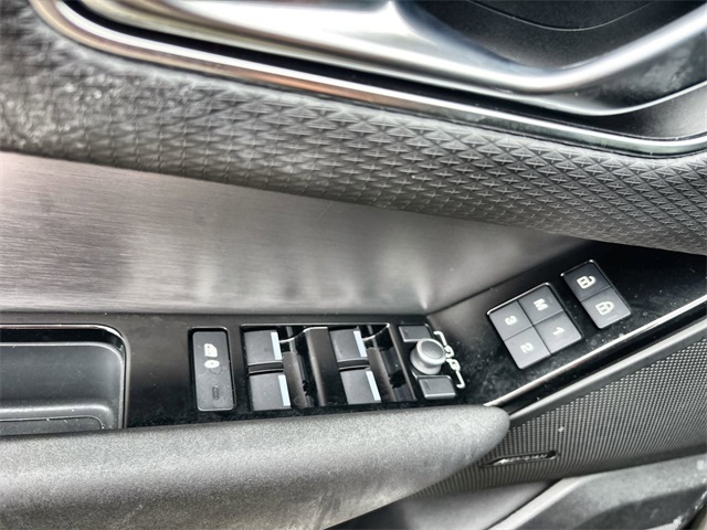 2023 Land Rover Range Rover Velar R-Dynamic S photo 11
