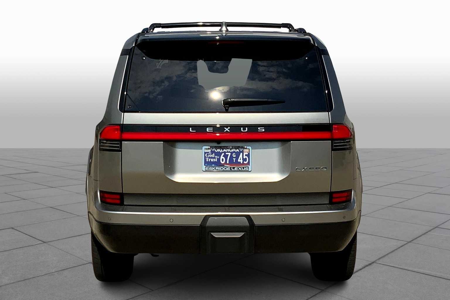 2024 Lexus GX 550 Luxury photo 4